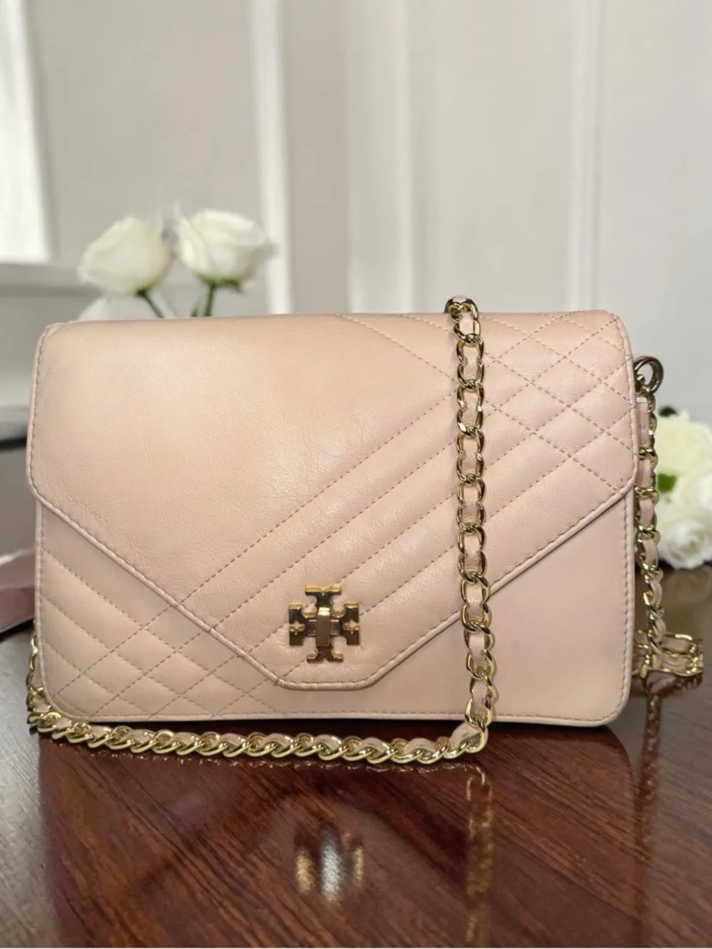 ✨ Tory Burch Kira Blush Quilted Leather Chain Crossbody Bag Gold Logo 👛 - Picture 3 of 13